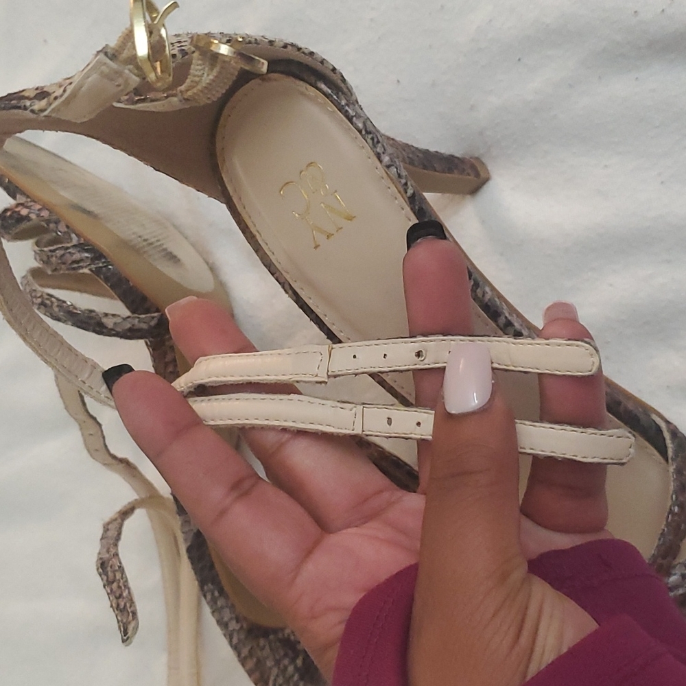 NY&Co Faux Animal Print Heelz - Picture 9 of 14